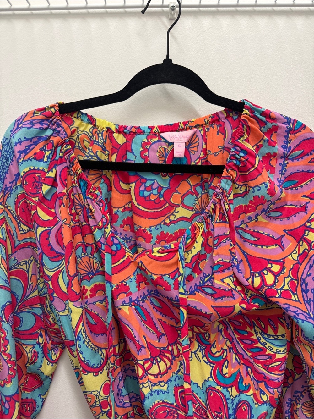 Lilly Pulitzer Trisha 100% silk top, XS - Picture 3 of 7